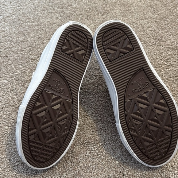 Kids White Converse. BRAND NEW - Picture 4 of 5